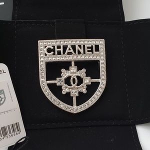 ✔✔SOLD✔✔Authentic CHANEL Brooch
